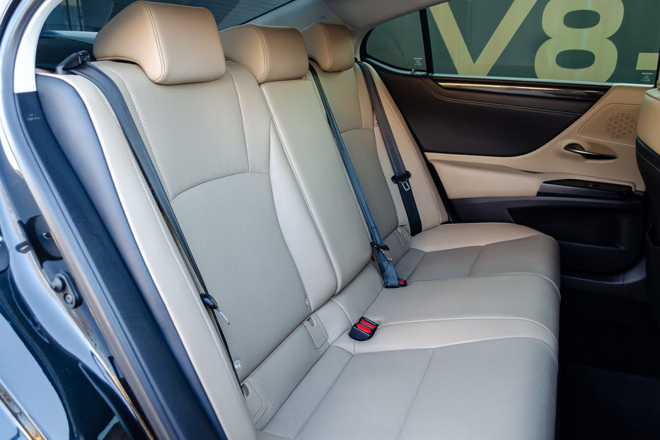 Продам Lexus ES 250 2020 года в Киеве