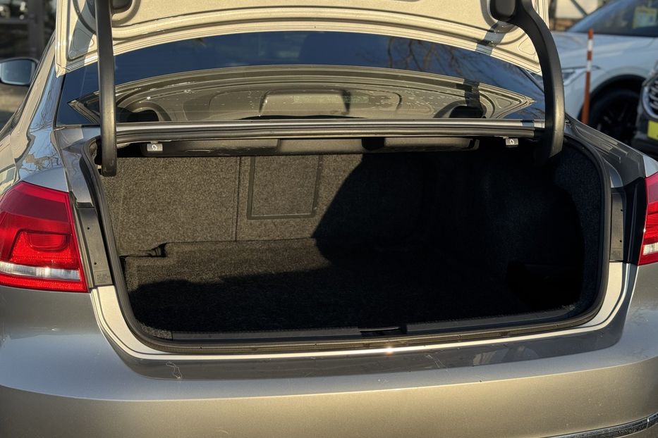 Продам Volkswagen Passat B7 (COMIS)  2014 года в г. Умань, Черкасская область