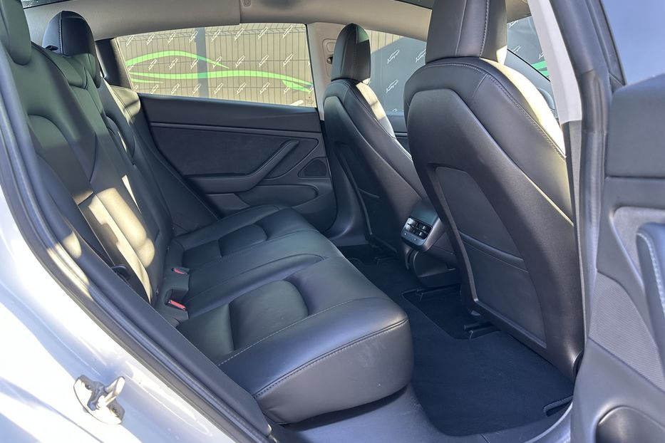 Продам Tesla Model 3 Standart Plus 2019 года в Киеве