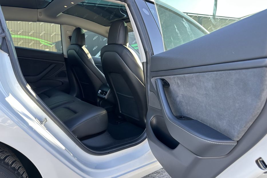 Продам Tesla Model 3 Standart Plus 2019 года в Киеве