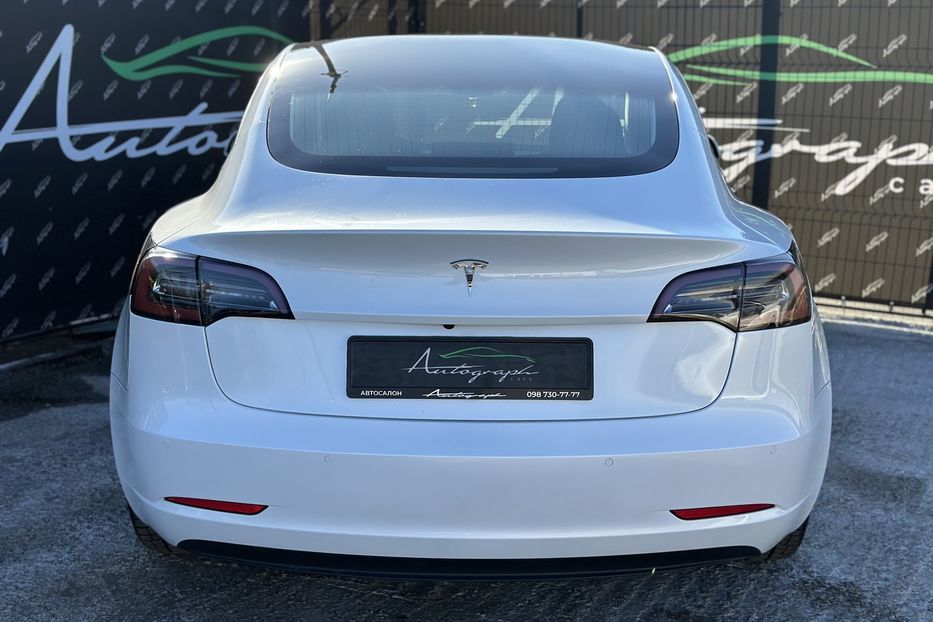 Продам Tesla Model 3 Standart Plus 2019 года в Киеве