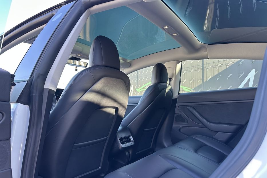 Продам Tesla Model 3 Standart Plus 2019 года в Киеве