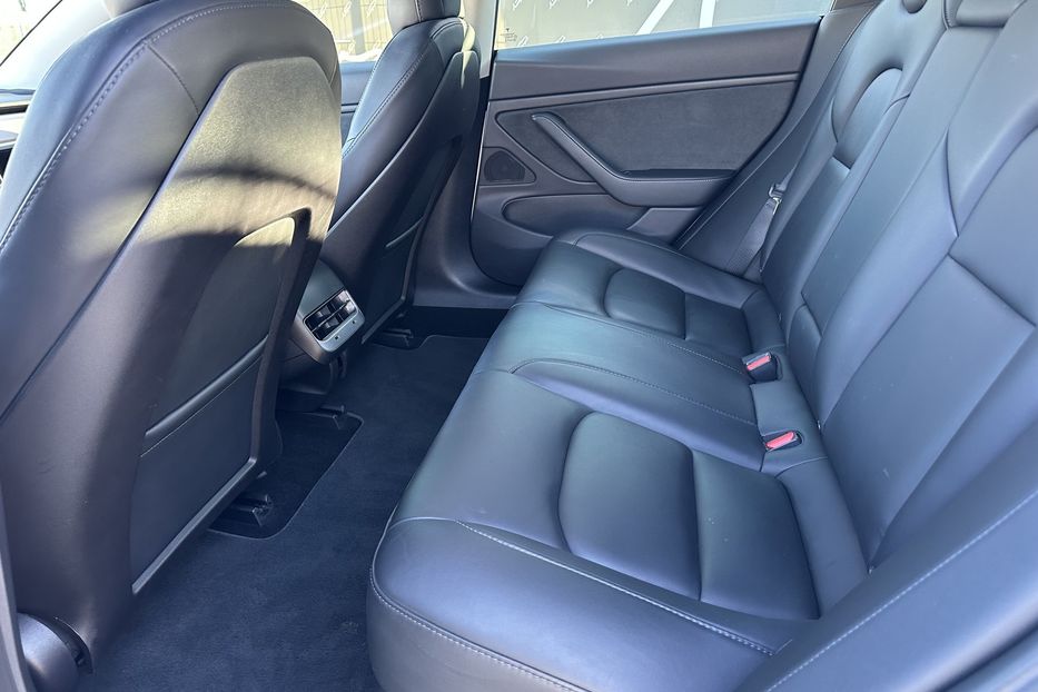 Продам Tesla Model 3 Standart Plus 2019 года в Киеве