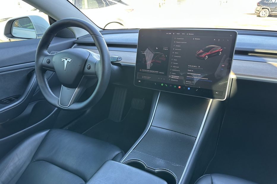 Продам Tesla Model 3 Standart Plus 2019 года в Киеве