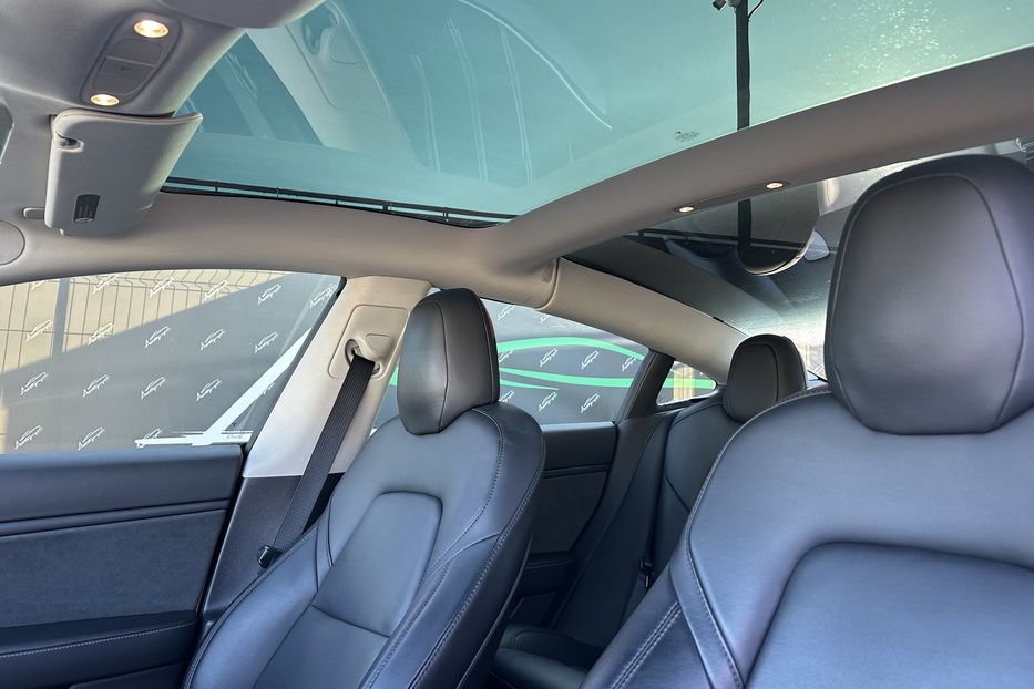 Продам Tesla Model 3 Standart Plus 2019 года в Киеве