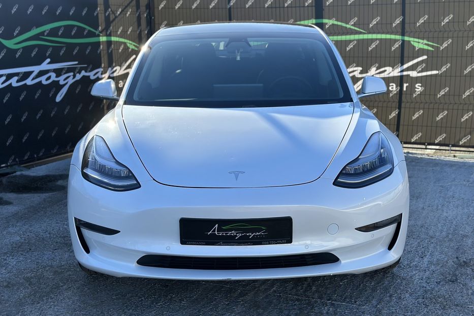 Продам Tesla Model 3 Standart Plus 2019 года в Киеве