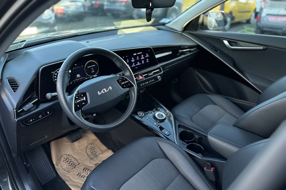 Продам Kia Niro 2024 года в Луцке
