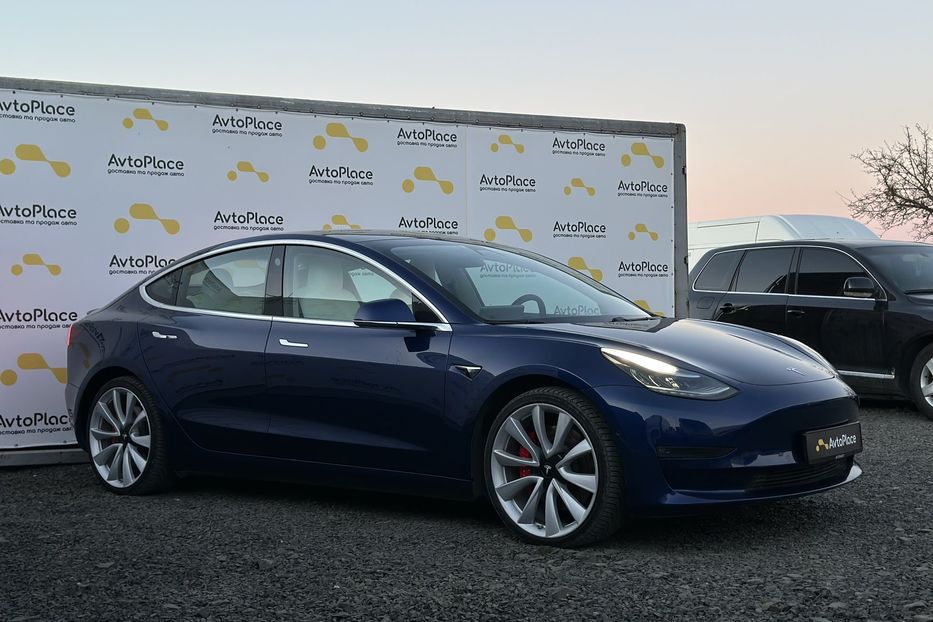 Продам Tesla Model 3 2024 года в Луцке