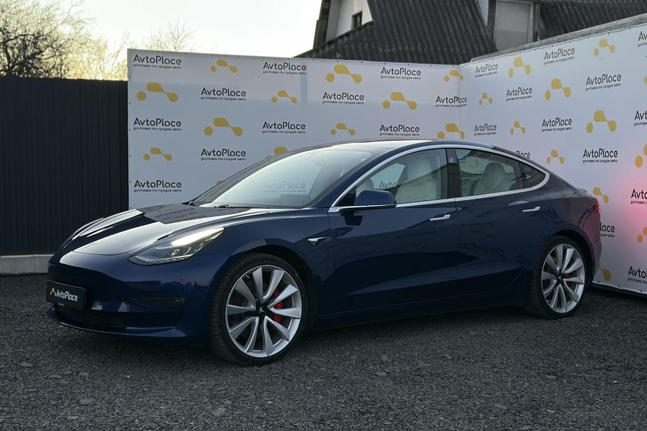 Продам Tesla Model 3 2024 года в Луцке