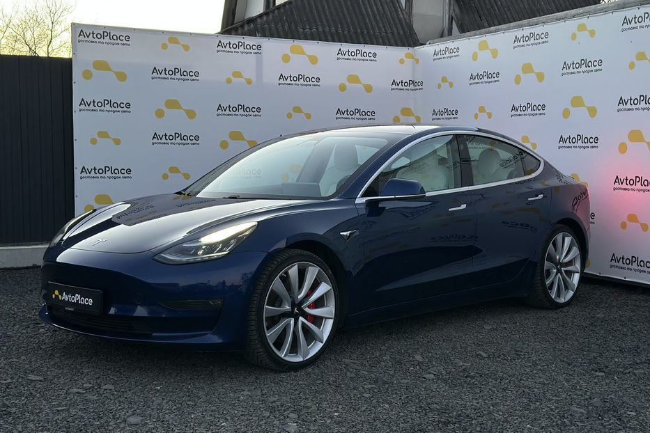 Продам Tesla Model 3 2024 года в Луцке