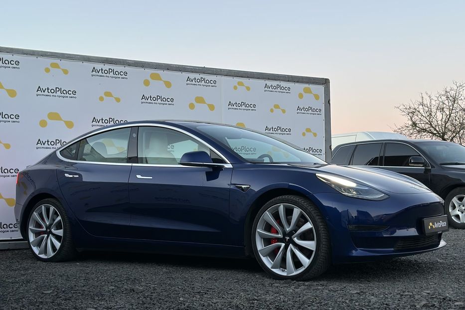 Продам Tesla Model 3 2024 года в Луцке