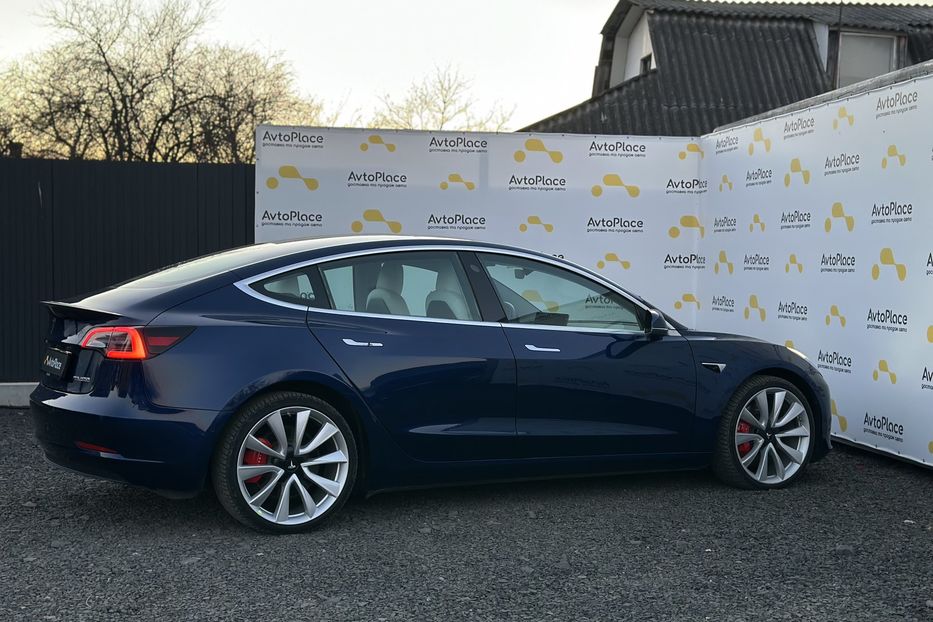 Продам Tesla Model 3 2024 года в Луцке