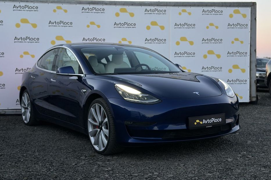 Продам Tesla Model 3 2024 года в Луцке