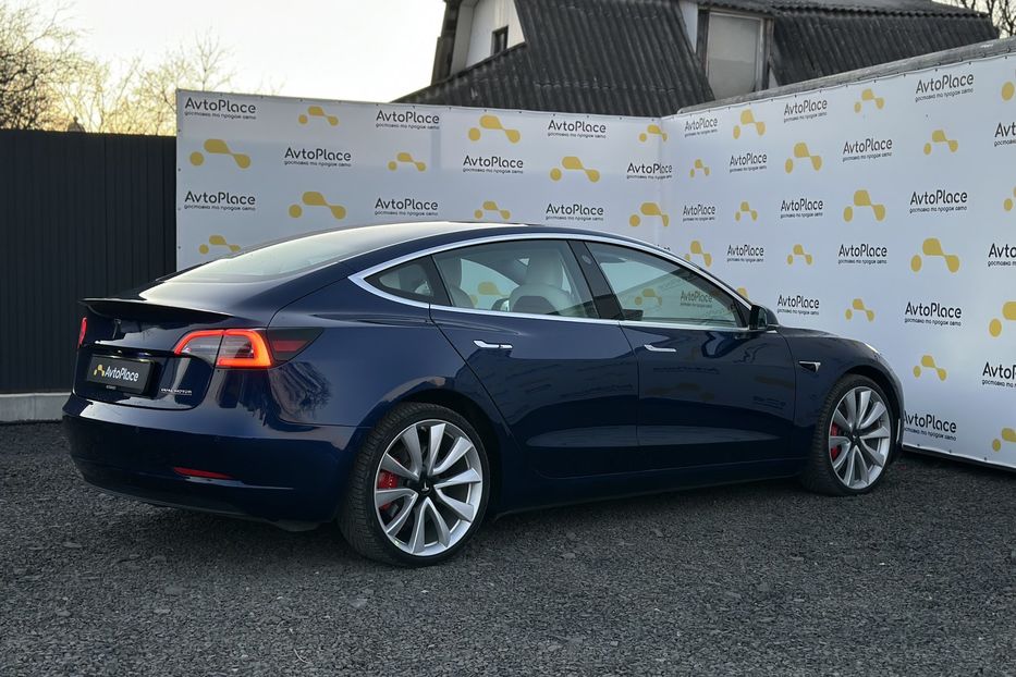 Продам Tesla Model 3 2024 года в Луцке