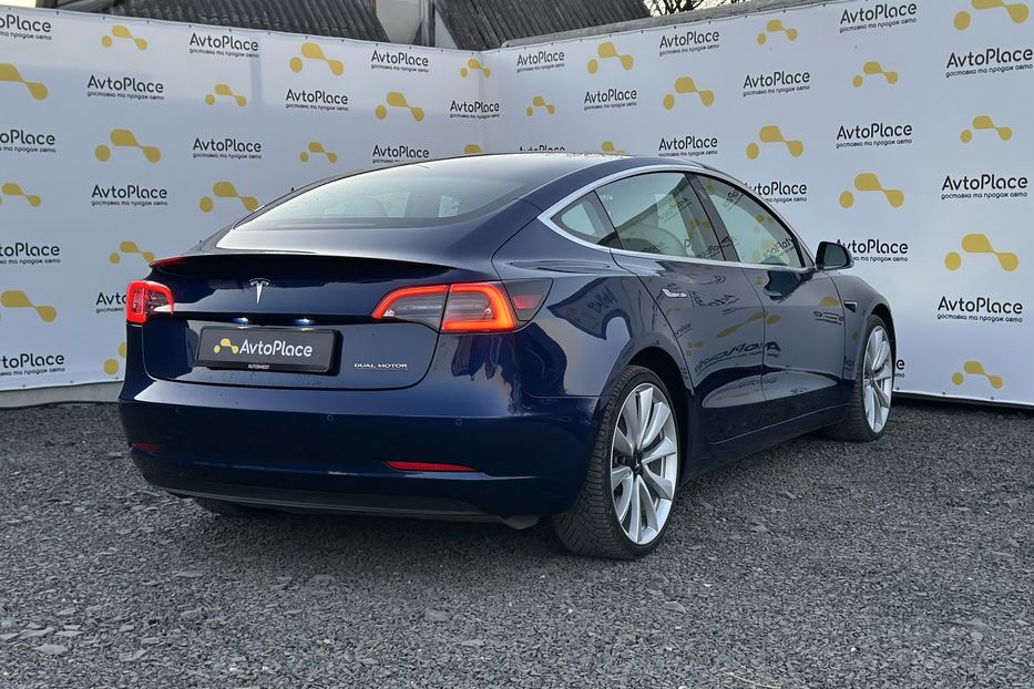 Продам Tesla Model 3 2024 года в Луцке