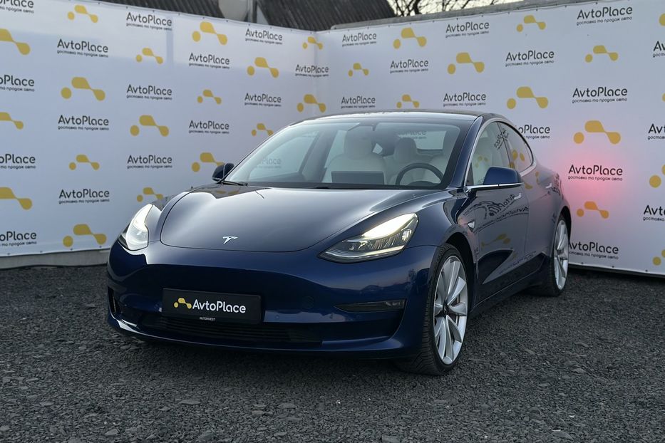 Продам Tesla Model 3 2024 года в Луцке