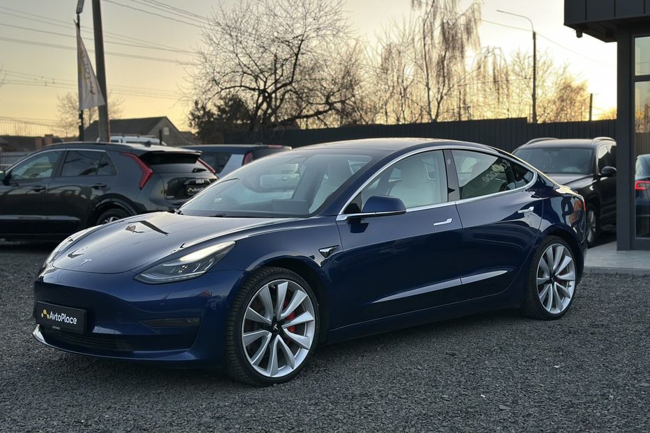 Продам Tesla Model 3 2024 года в Луцке