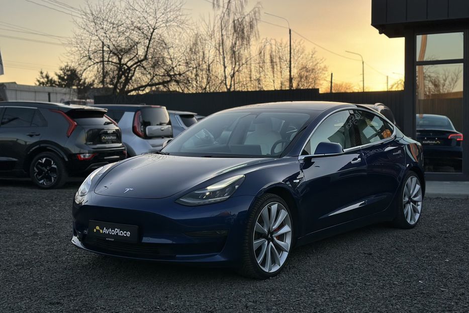 Продам Tesla Model 3 2024 года в Луцке
