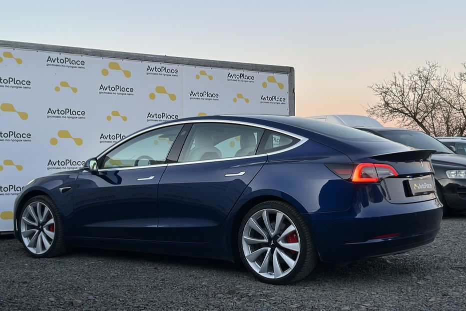 Продам Tesla Model 3 2024 года в Луцке