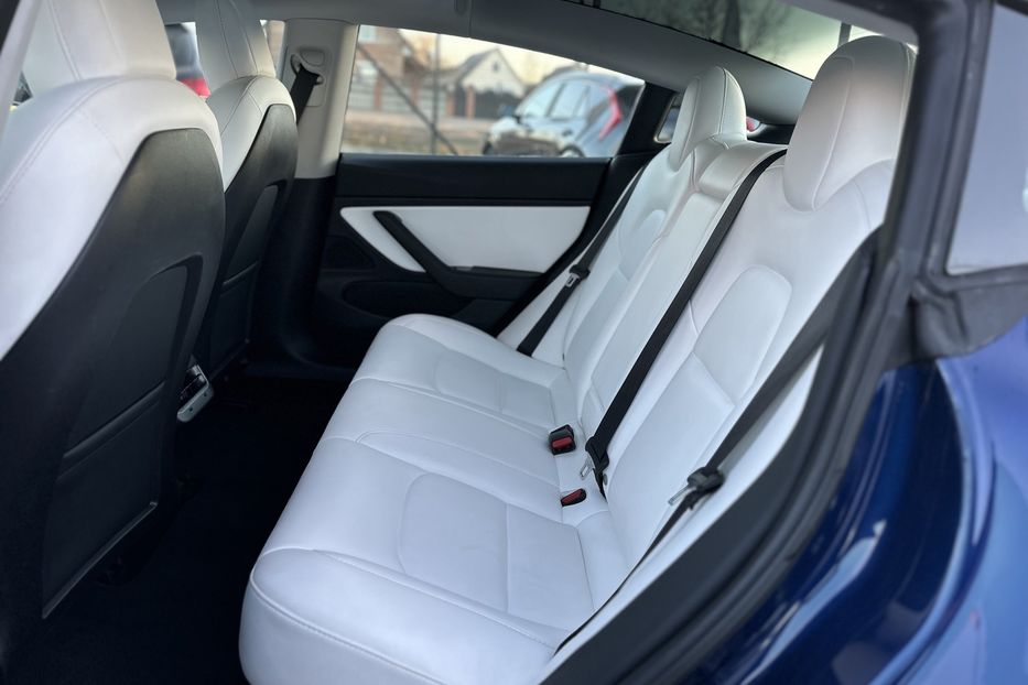 Продам Tesla Model 3 2024 года в Луцке
