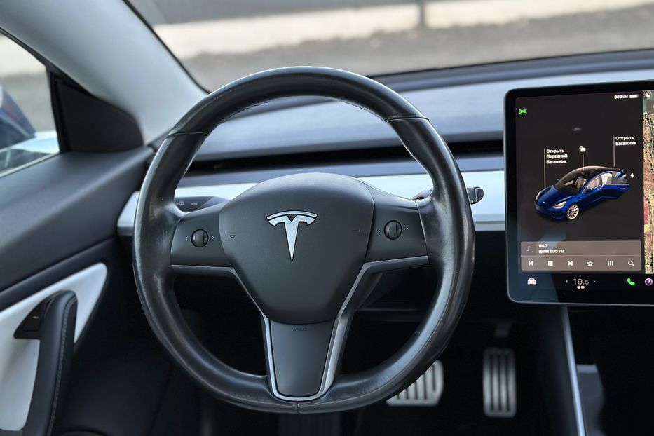 Продам Tesla Model 3 2024 года в Луцке