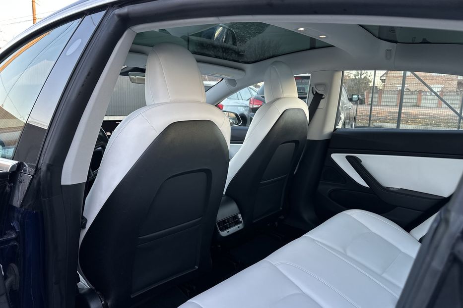 Продам Tesla Model 3 2024 года в Луцке