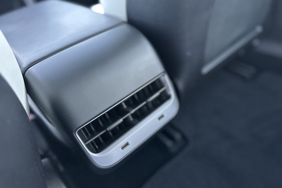 Продам Tesla Model 3 2024 года в Луцке