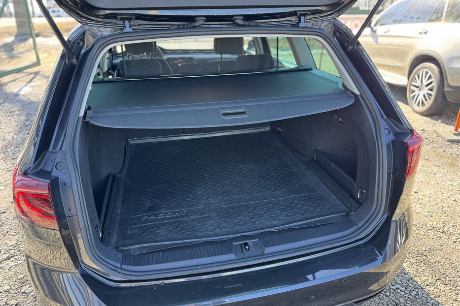 Продам Volkswagen Passat B8 2022 года в г. Умань, Черкасская область