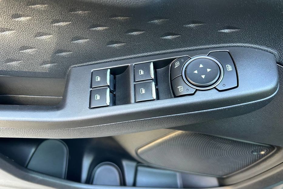 Продам Ford Escape 2019 года в Черновцах