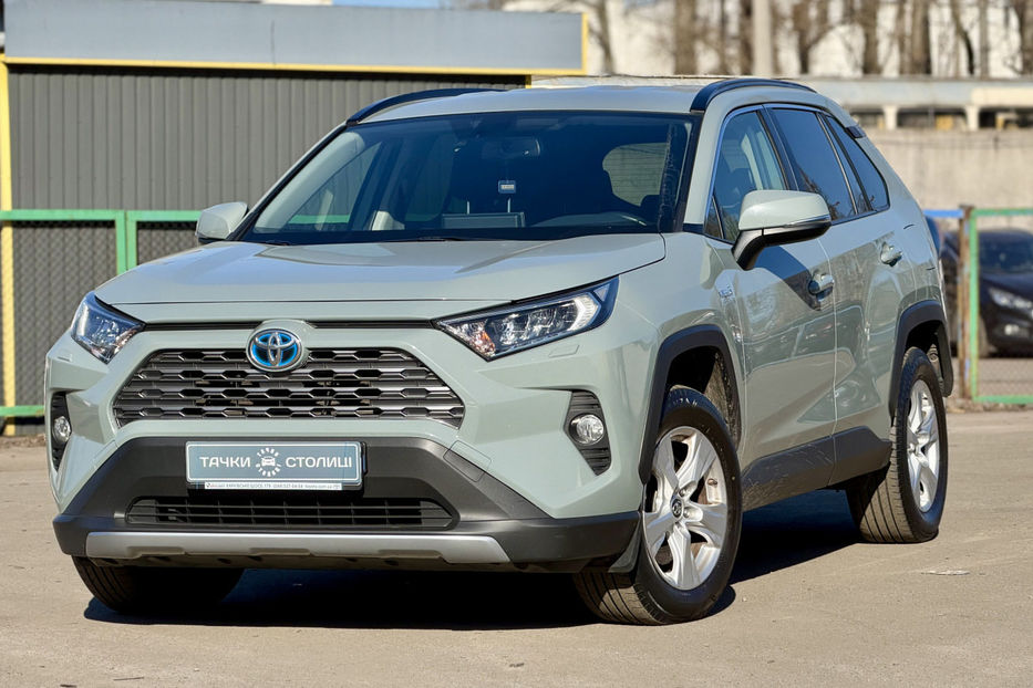 Продам Toyota Rav 4 2.5 ECVT (219 к.с.) Hybrid  2018 года в Киеве