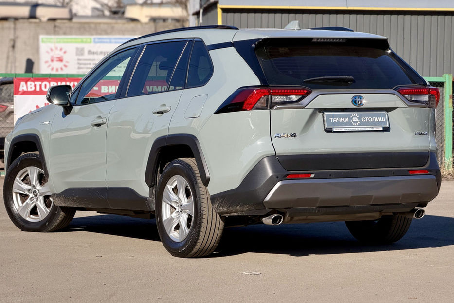 Продам Toyota Rav 4 2.5 ECVT (219 к.с.) Hybrid  2018 года в Киеве