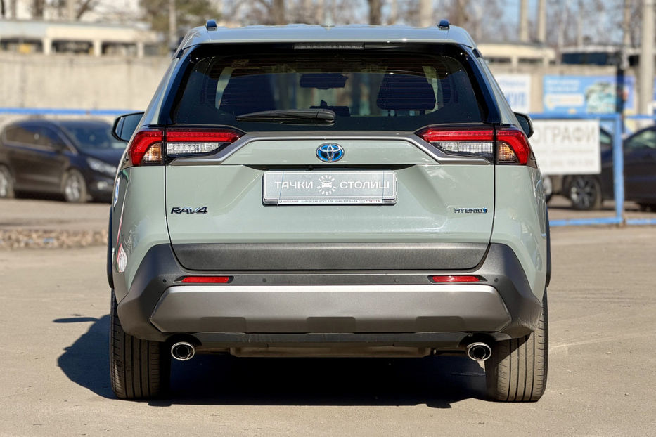 Продам Toyota Rav 4 2.5 ECVT (219 к.с.) Hybrid  2018 года в Киеве