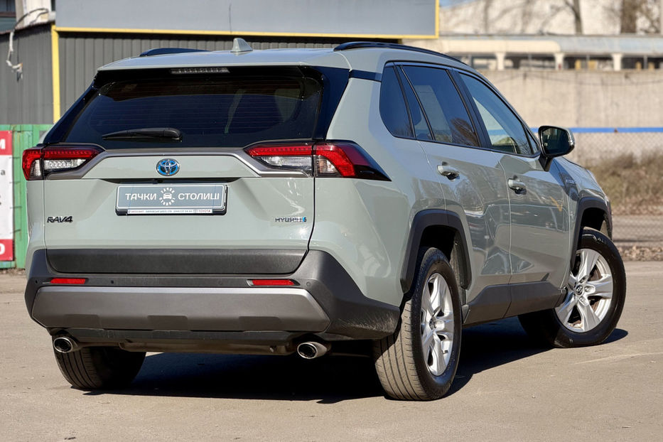 Продам Toyota Rav 4 2.5 ECVT (219 к.с.) Hybrid  2018 года в Киеве