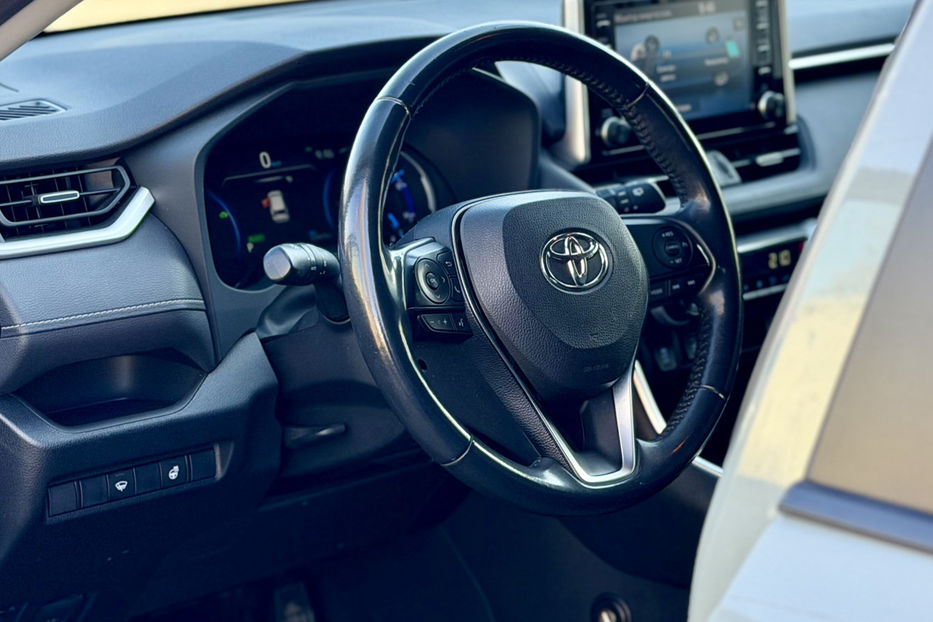Продам Toyota Rav 4 2.5 ECVT (219 к.с.) Hybrid  2018 года в Киеве