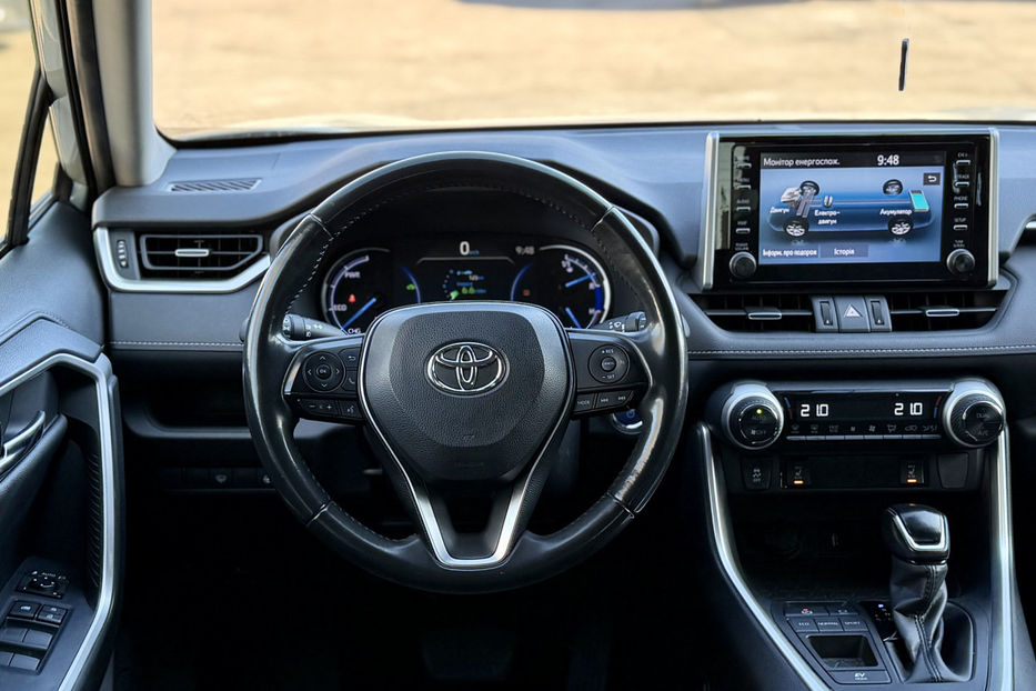 Продам Toyota Rav 4 2.5 ECVT (219 к.с.) Hybrid  2018 года в Киеве