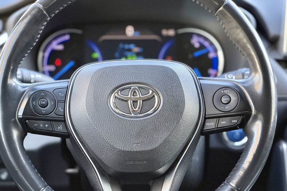 Продам Toyota Rav 4 2.5 ECVT (219 к.с.) Hybrid  2018 года в Киеве