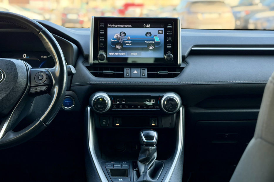 Продам Toyota Rav 4 2.5 ECVT (219 к.с.) Hybrid  2018 года в Киеве