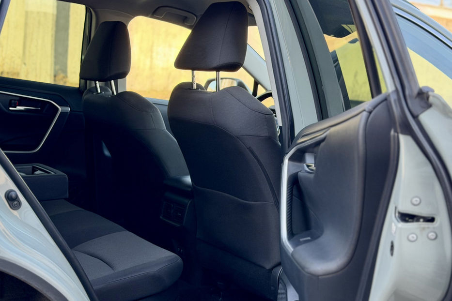 Продам Toyota Rav 4 2.5 ECVT (219 к.с.) Hybrid  2018 года в Киеве