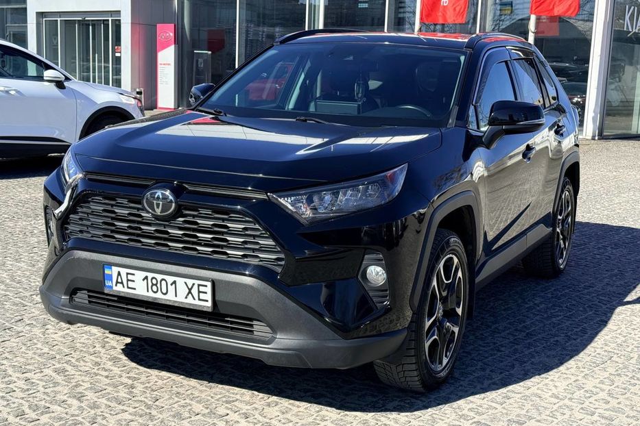 Продам Toyota Rav 4 2019 года в Днепре