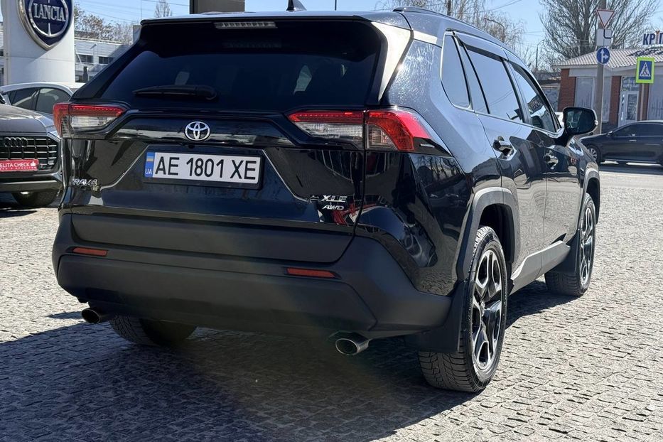 Продам Toyota Rav 4 2019 года в Днепре
