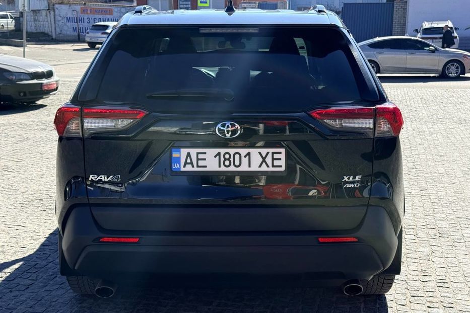 Продам Toyota Rav 4 2019 года в Днепре