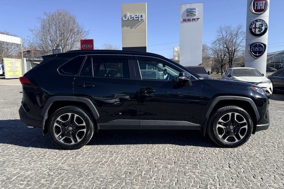 Продам Toyota Rav 4 2019 года в Днепре