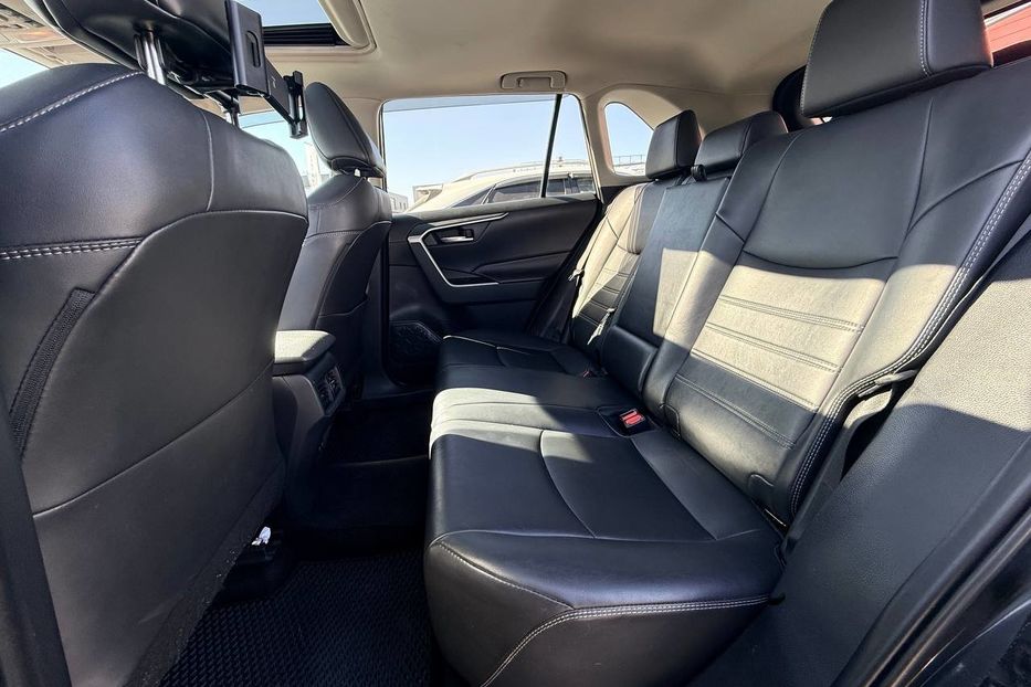 Продам Toyota Rav 4 2019 года в Днепре