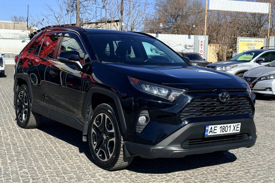 Продам Toyota Rav 4 2019 года в Днепре