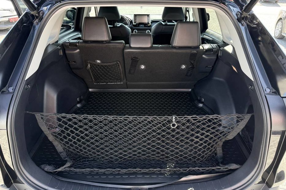 Продам Toyota Rav 4 2019 года в Днепре