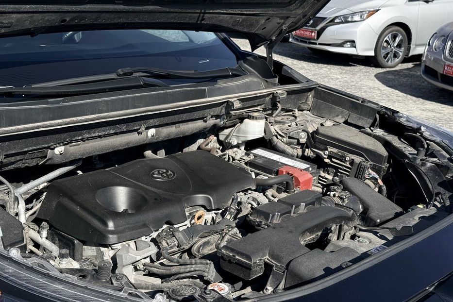 Продам Toyota Rav 4 2019 года в Днепре