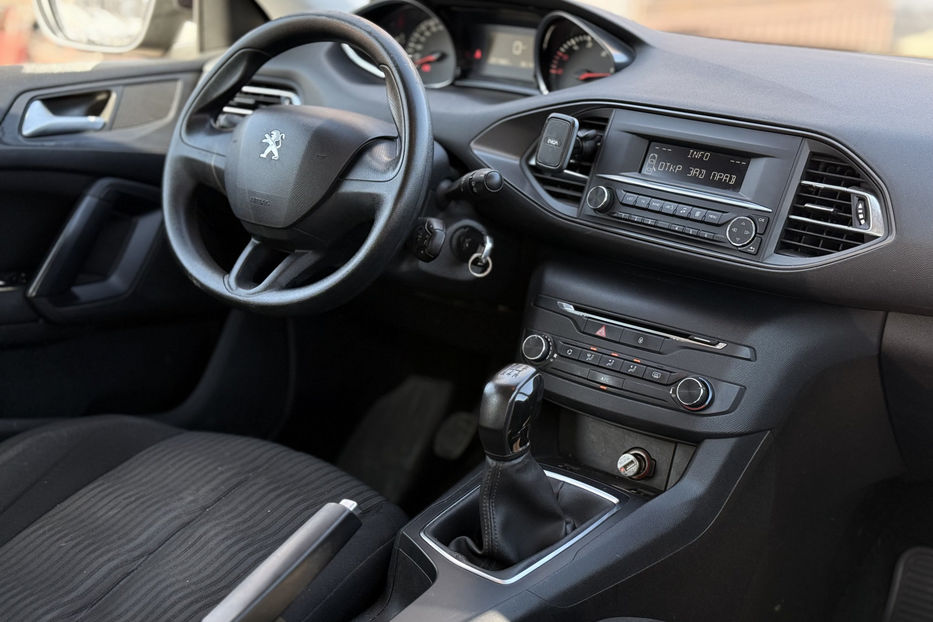Продам Peugeot 308 1.6D MT (120 к.с.) 2015 года в Киеве