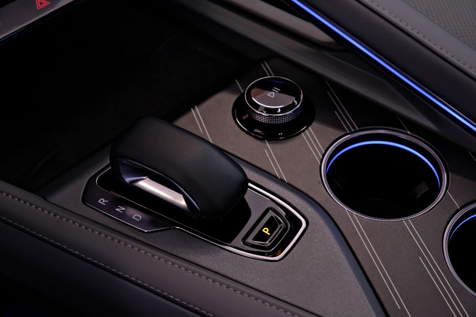 Продам BYD E6 Zeekr 001 2024 года в Одессе