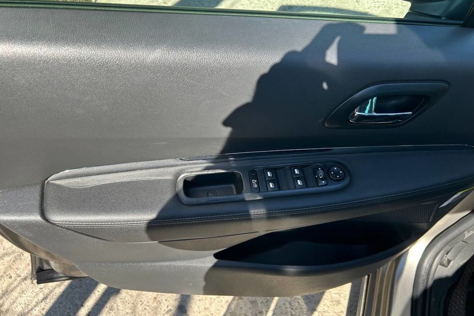 Продам Peugeot 3008 2016 года в Черновцах