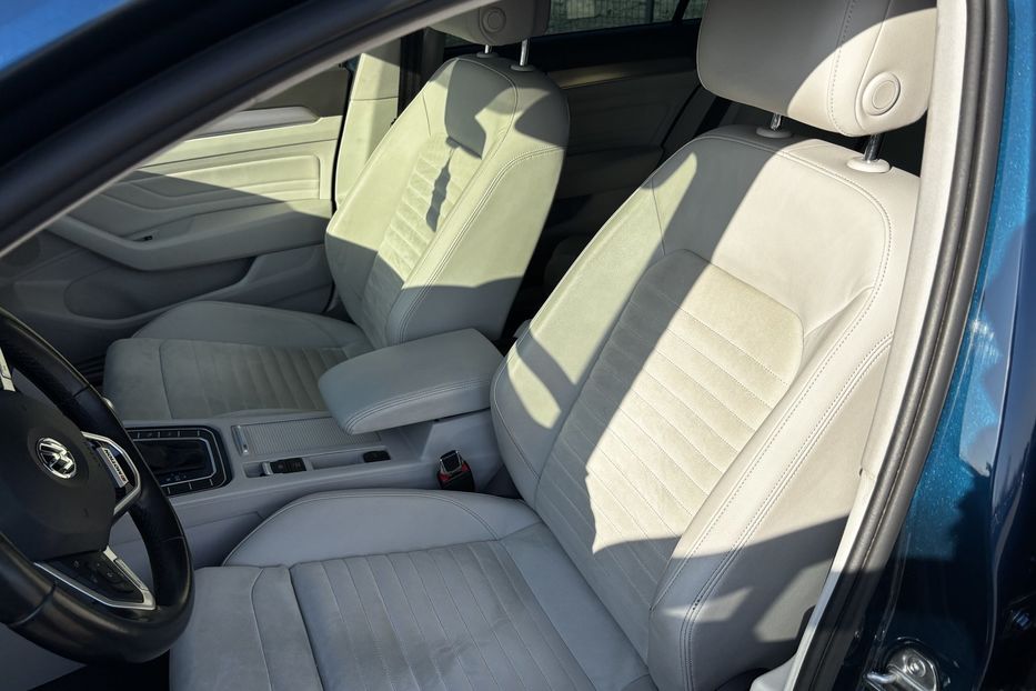 Продам Volkswagen Passat B8 240к.с 2020 года в Львове